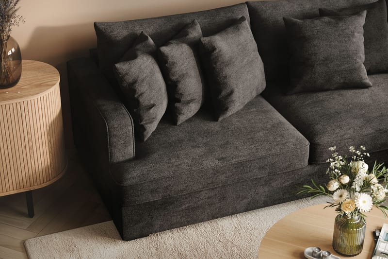 Rossita 4-sits Högervänd L-formad Djup Schäslongsoffa i Chenille - Trenza 01, Svart Chenille - Möbler - Soffa - Divansoffor & schäslongsoffa