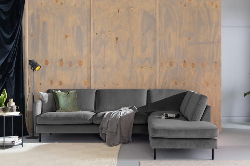 Teodin 2,5-sits Sammetssoffa med Schäslong Höger - Ljusgrå - Möbler - Soffa - Divansoffor & schäslongsoffa