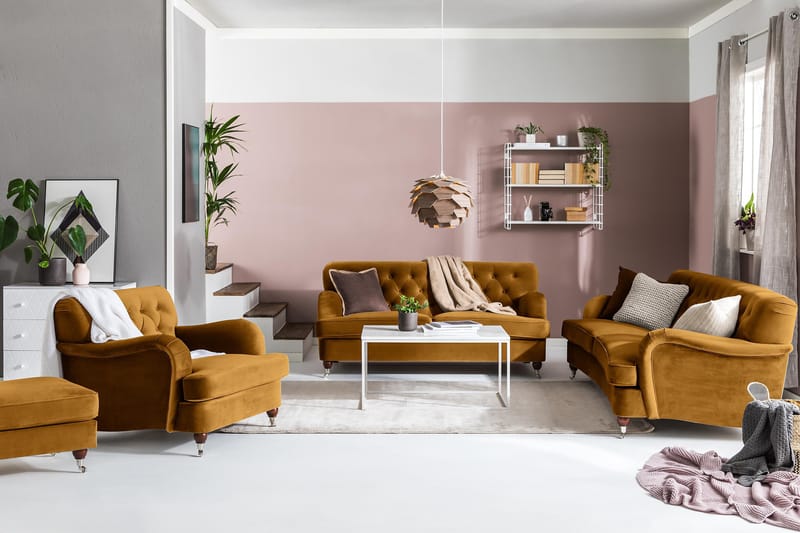 Howard Riviera 3-sits Svängd Sammetssoffa - Mörkgul - Möbler - Soffa - Howardsoffor