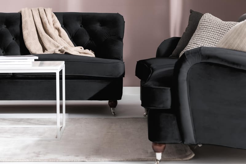 Howard Riviera 3-sits Svängd Sammetssoffa - Svart - Möbler - Soffa - Howardsoffor