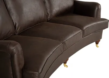 Howard svängd soffa 3-sits - Brun vintage - Vintagebrun - Möbler - Soffa - Howardsoffor