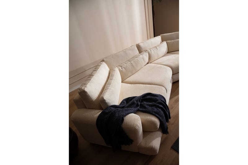 Relento Svängd Soffa 4-sits - Beige - Möbler - Soffa - 4 sits soffa