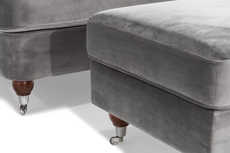 Howard Riviera Soffgrupp Svängd 3-sits + 2-sits Soffa + Fåtölj + Fotpall i Sammet - Ljusgrå - Möbler - Soffa - Soffgrupp - Howard soffgrupp