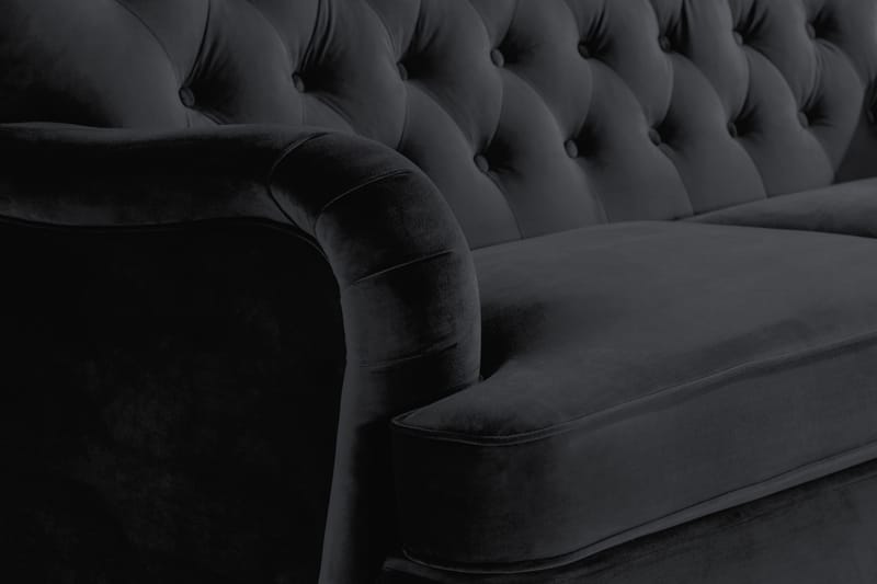 Howard Riviera Soffgrupp Svängd 3-sits + 2-sits Soffa + Fåtölj + Fotpall i Sammet - Svart - Möbler - Soffa - Soffgrupp - Howard soffgrupp