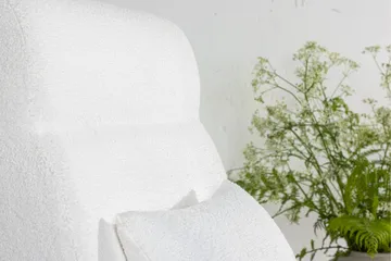 Bloom Fåtölj i Boucle med Träben - Vit - Möbler - Stolar & fåtöljer - Fåtölj