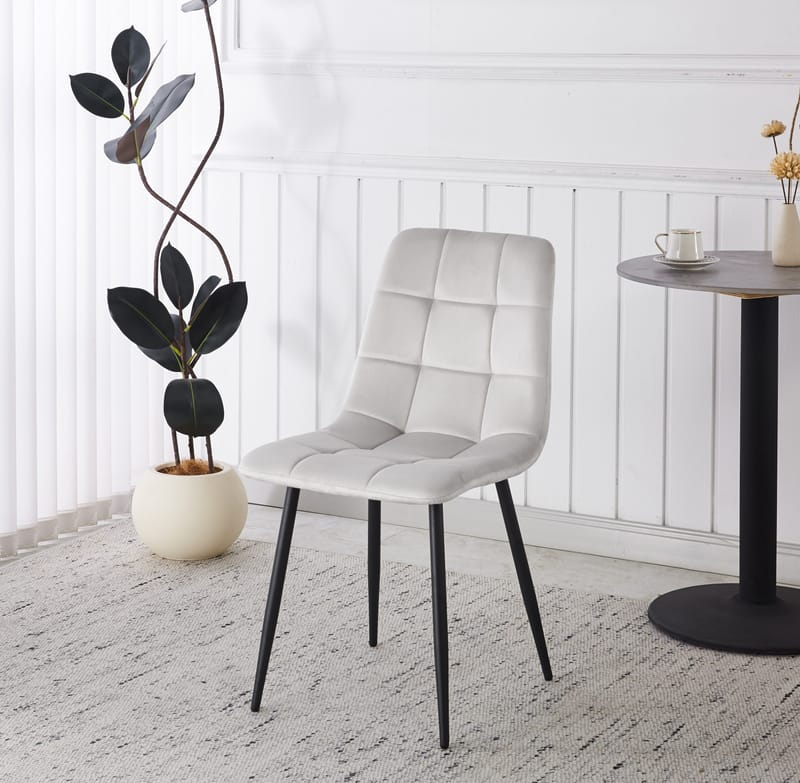 Delta matstol beige sammet - Beige sammet - Möbler - Stolar & fåtöljer - Matstol & köksstol