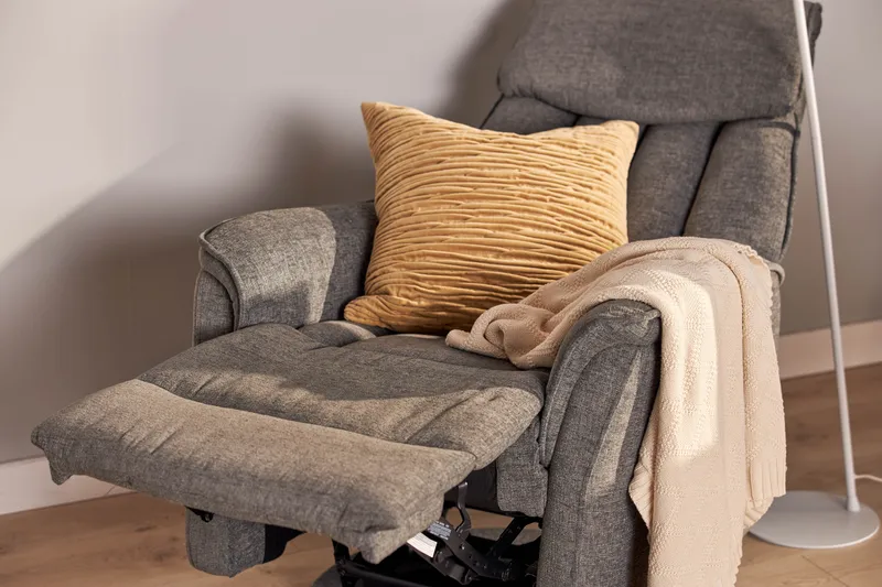 Umeå Fåtölj Snurr & Gung - Tyg Grå - Möbler - Stolar & fåtöljer - Fåtölj - Biofåtölj & reclinerfåtölj