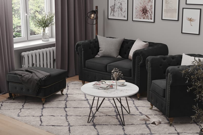 Chesterfield Delux Fåtölj+Fotpall - Sammet Svart - Möbler - Stolar & fåtöljer - Fåtölj - Chesterfield fåtölj