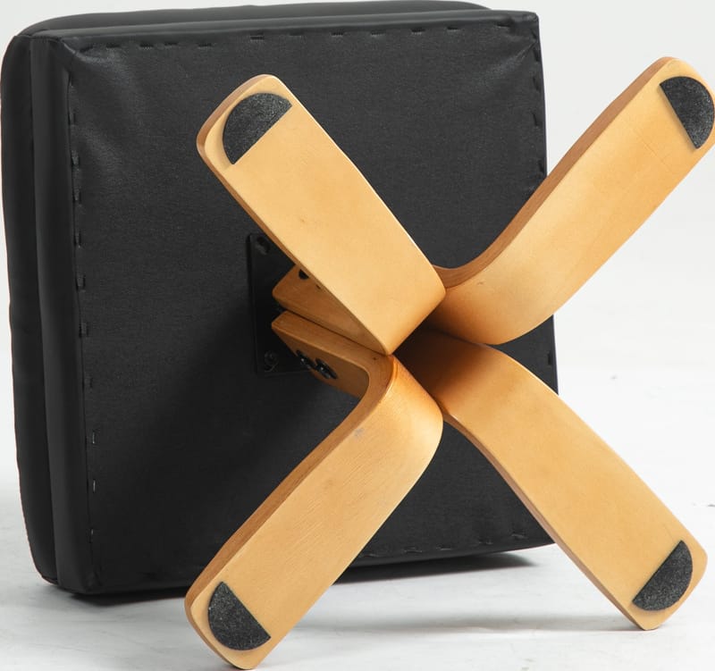 Duva reclinerfåtölj med fotpall i svart PU med bruna ben - Svart - Möbler - Stolar & fåtöljer - Fåtölj - Fåtölj med fotpall