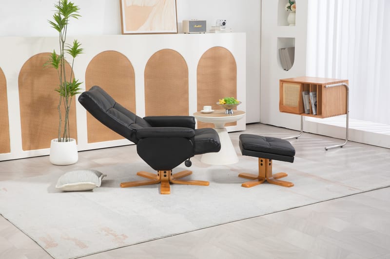 Duva reclinerfåtölj med fotpall i svart PU med bruna ben - Svart - Möbler - Stolar & fåtöljer - Fåtölj - Fåtölj med fotpall