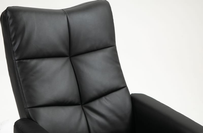 Duva reclinerfåtölj med fotpall i svart PU med bruna ben - Svart - Möbler - Stolar & fåtöljer - Fåtölj - Fåtölj med fotpall