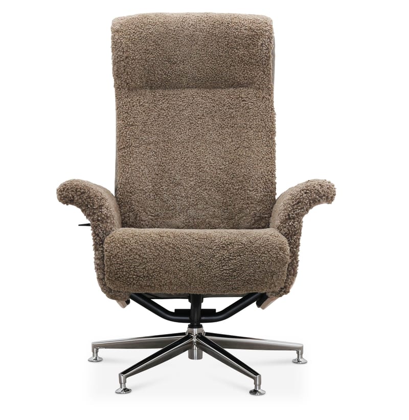 Fåtölj i fårskinn med fotpall - Ek/ljusbeige fårskinn - Ulla - Ljusbeige - Möbler - Stolar & fåtöljer - Fåtölj - Fåtölj med fotpall