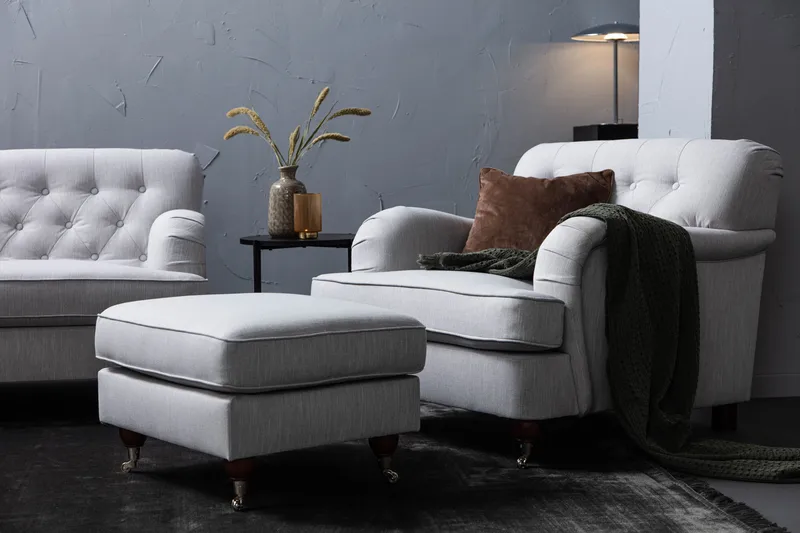 Howard Riviera Fåtölj med Fotpall - Linnegrå - Möbler - Stolar & fåtöljer - Fåtölj - Howard fåtölj