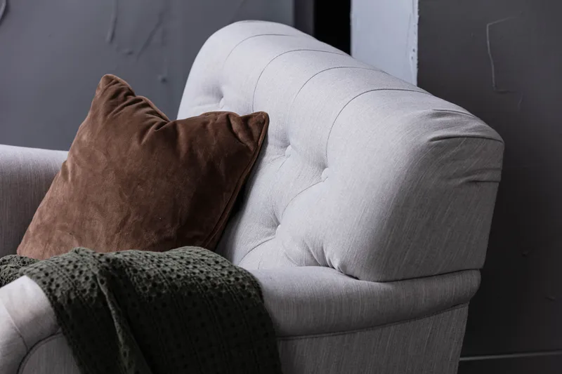 Howard Riviera Fåtölj med Fotpall - Linnegrå - Möbler - Stolar & fåtöljer - Fåtölj - Howard fåtölj