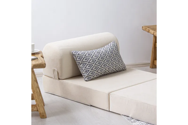 Magaria Bäddfåtölj - Beige - Möbler - Stolar & fåtöljer - Fåtölj - Bäddfåtölj