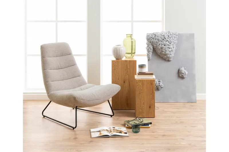 Sammo Modern Fåtölj i Tyg med Metallunderrede - Beige - Möbler - Stolar & fåtöljer - Fåtölj