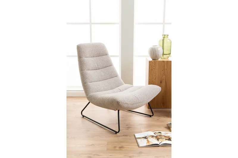 Sammo Modern Fåtölj i Tyg med Metallunderrede - Beige - Möbler - Stolar & fåtöljer - Fåtölj