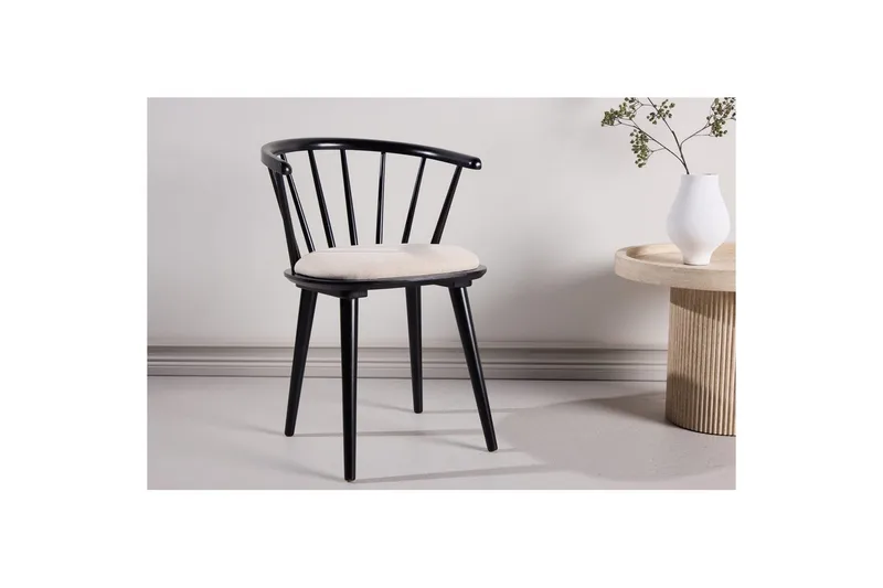 Matstol Bobby - Svart - Möbler - Stolar & fåtöljer - Karmstol
