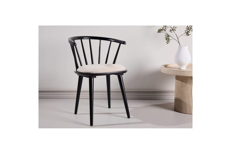 Matstol Bobby - Svart - Möbler - Stolar & fåtöljer - Pinnstol