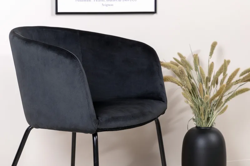 Berit Karmstol med Armstöd - Sammet/Svart - Möbler - Stolar & fåtöljer - Matstol & köksstol