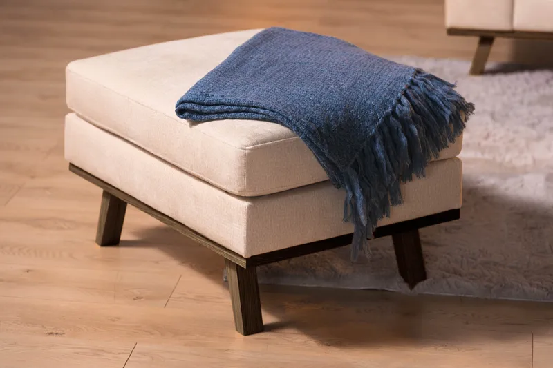 Copenhagen Fotpall Sammet - Beige - Möbler - Stolar & fåtöljer - Pall & puff - Fotpall