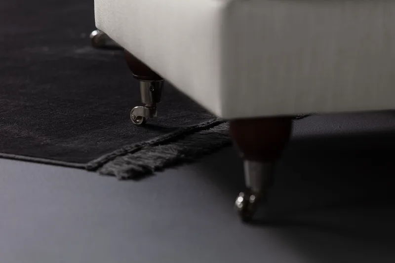 Howard Riviera Fotpall - Linnebeige - Möbler - Stolar & fåtöljer - Pall & puff - Fotpall