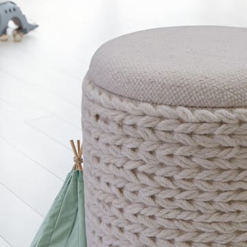 Ivoino Pall 40 cm - cremefärgad - Möbler - Stolar & fåtöljer - Pall & puff - Fotpall - Fotpall med förvaring