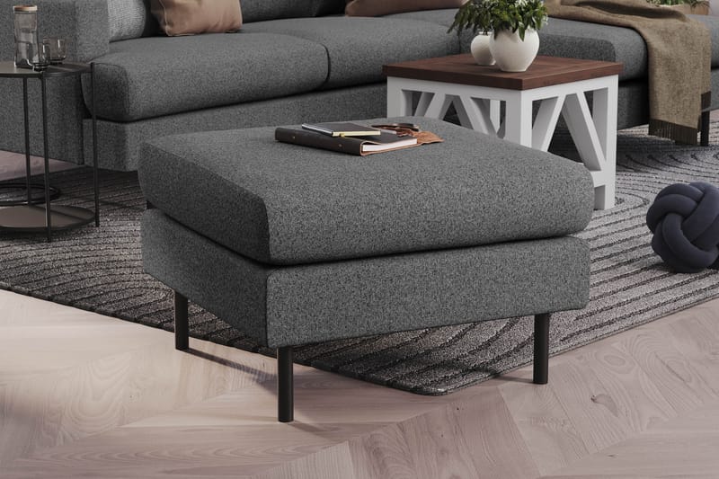 Menard Compact Fotpall 68 cm - Mörkgrå - Möbler - Stolar & fåtöljer - Pall & puff - Fotpall