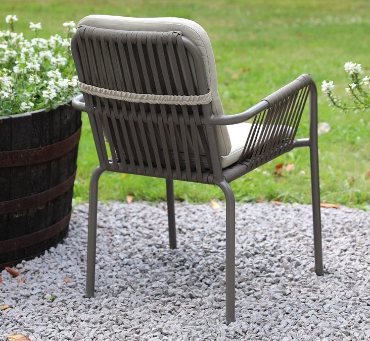 Stapelbar utestol grå med beige dyna - grå och beige - Möbler - Stolar & fåtöljer - Matstol & köksstol