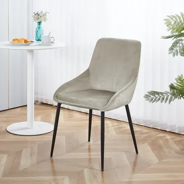 Stol i beige sammet - Theo - Beige, svart - Möbler - Stolar & fåtöljer - Matstol & köksstol
