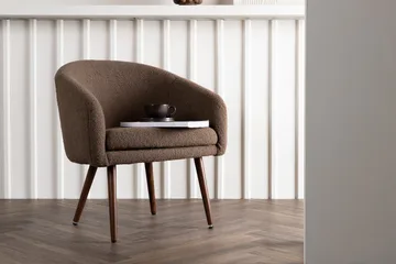 Wanda Rund Fåtölj i Boucle med Metallben - Brun - Möbler - Stolar & fåtöljer - Fåtölj