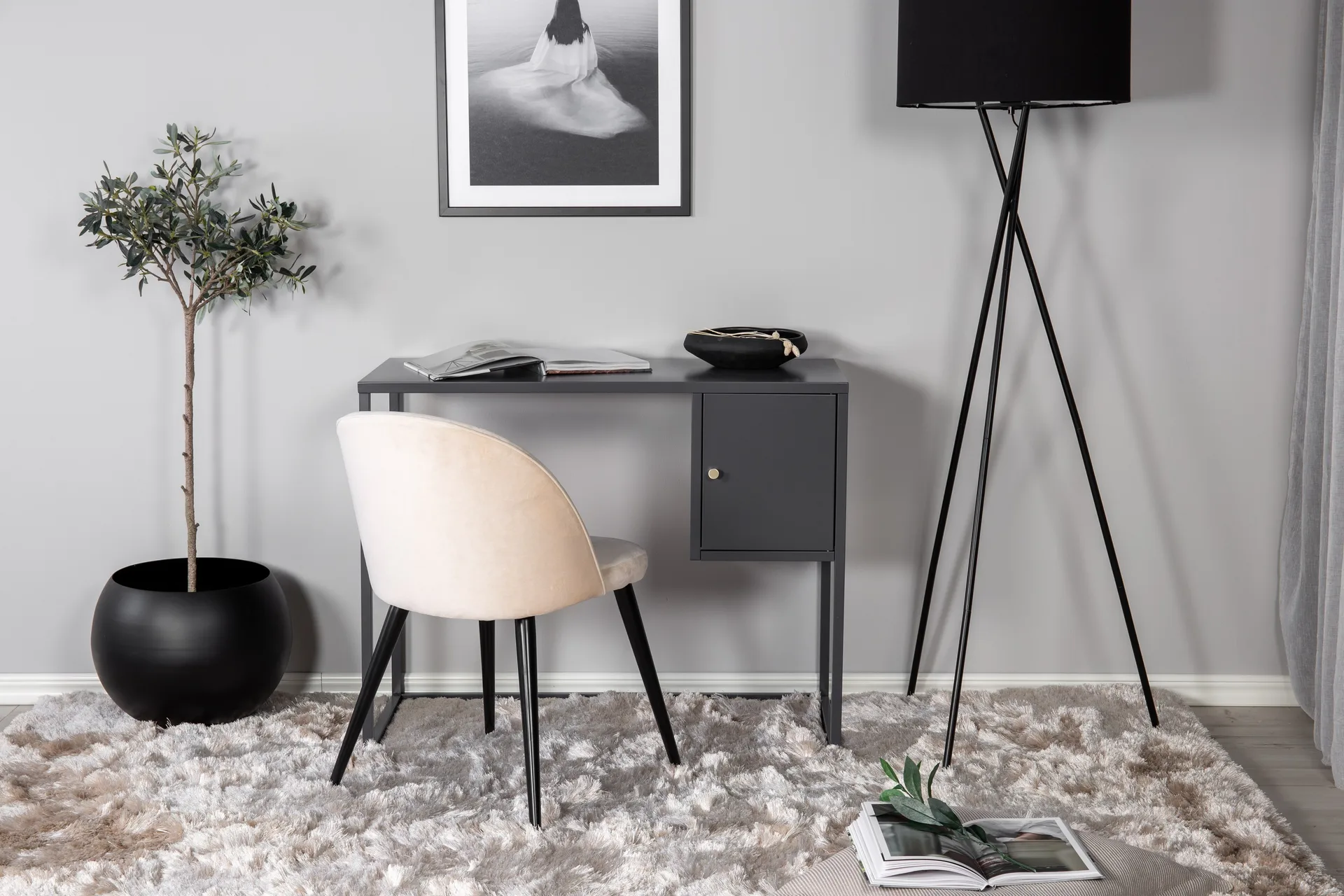 Alternativ bild 1 för Venture Design, Bakal Skrivbord Ljusgrå