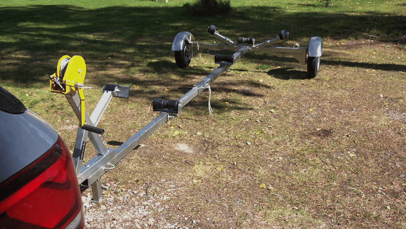 Båttrailer med vinsch | Maxlast 540kg | 469x180cm - Sport & fritid - Marint - Båttrailer & båtvagn