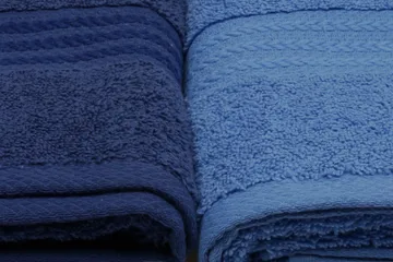 Hobby Handduk 50x90 cm 4-pack - Mörkblå/Blå/Ljusblå - Textil & mattor - Badrumstextilier - Handduk
