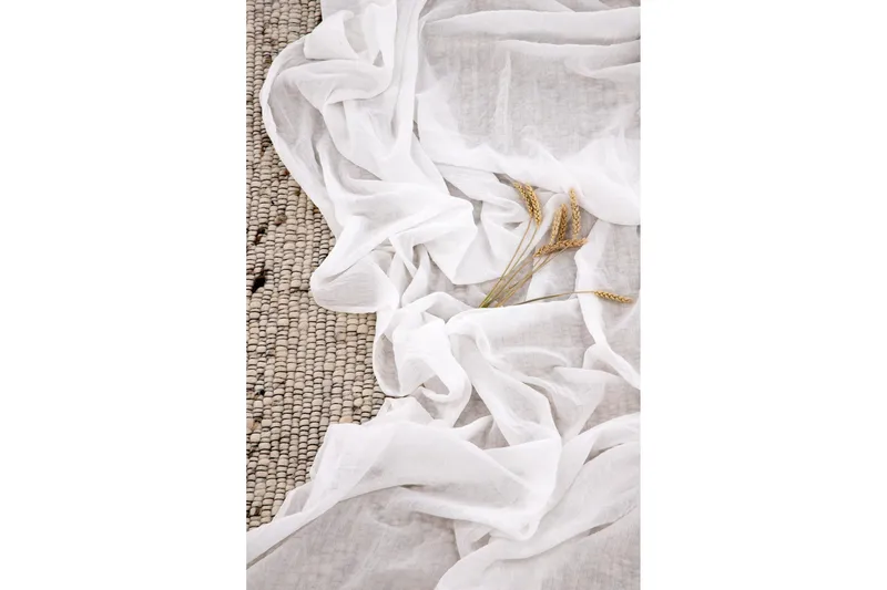 Elena Gardin 135x240 cm - Vit - Textil & mattor - Gardiner - Gardinlängder - Kanallängd