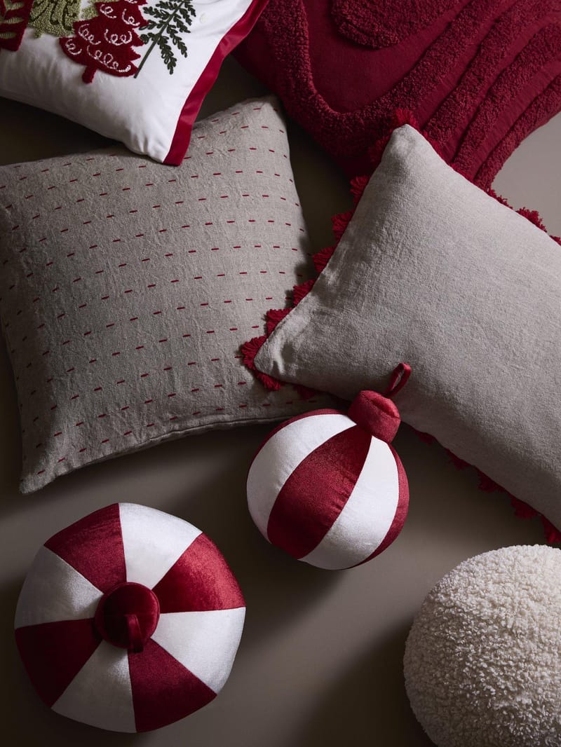 Kula prydnadskudde 28 cm - R öd - Röd - Textil & mattor - Filtar, kuddar & plädar - Prydnadskudde & kuddfodral