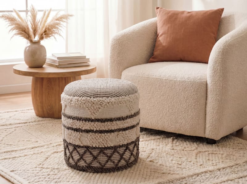 Volen Rund sittpuff med förvaring i ulltyg - beige - Textil & mattor - Filtar, kuddar & plädar - Filtar & plädar