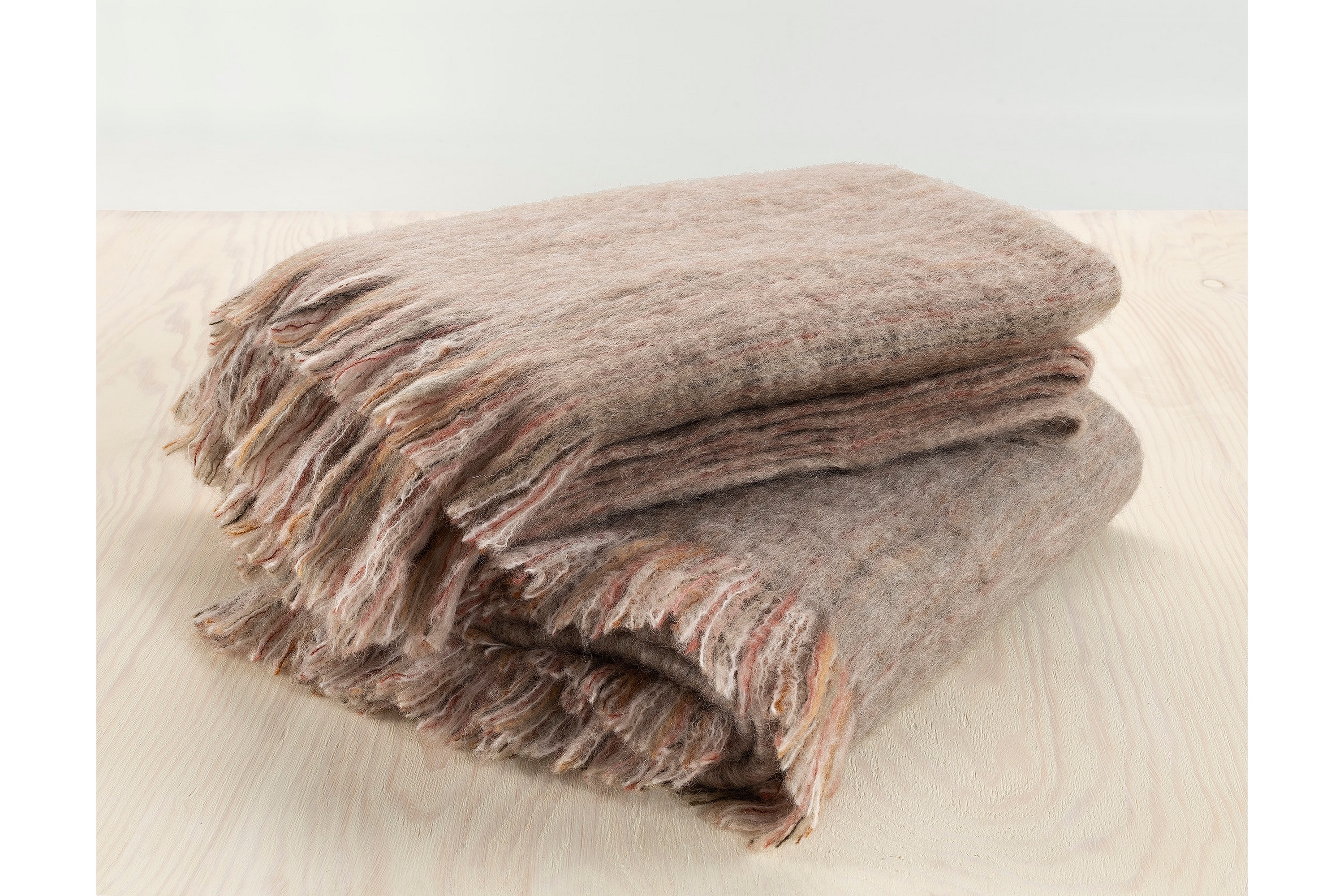 REA/Black Friday Qureca Prydnadspläd 130x170 cm - Rosa Filtar & plädar Tyg Borganäs