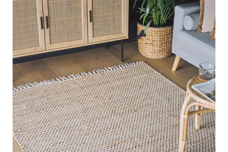 Matta 140 x 200 cm beige ZERDALI - Beige - Textil & mattor - Mattor - Flatvävda mattor