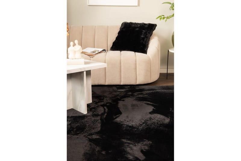 Relax Ryamatta 140x200 cm - Svart - Textil & mattor - Mattor - Modern matta - Ryamatta & luggmatta