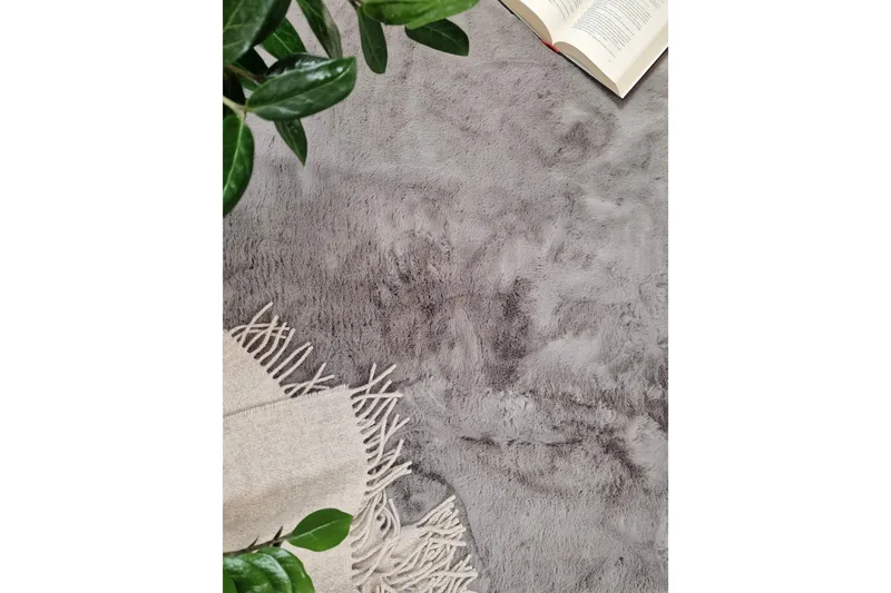 Heaven Ryamatta Antracit rund 120 - Antracit - Textil & mattor - Mattor - Modern matta - Ryamatta & luggmatta