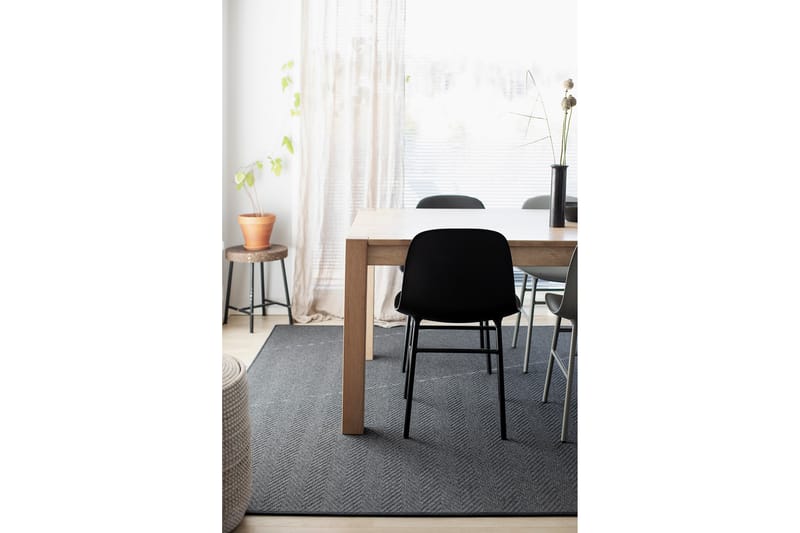 Elsa Matta 160x230 cm Svart - Vm Carpet - Ullmatta