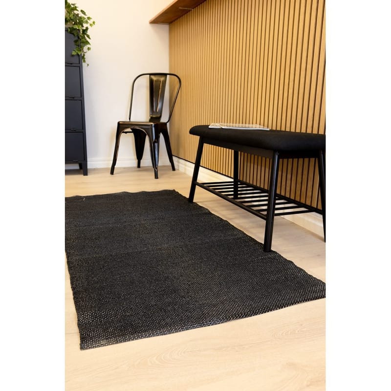 Plastmatta Hilma Plain - 70x250 cm, Svart - Textil & mattor - Mattor - Utomhusmattor - Balkongmatta & altanmatta