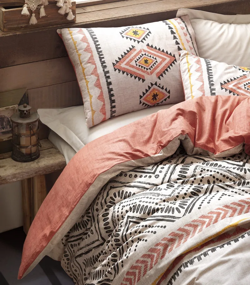 Botswana Bäddset 240x220 cm - Tegelröd Gul Vit Svart - Textil & mattor - Sängkläder - Bäddset & påslakanset