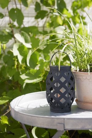 Flame Black Lykta 15 cm - svart - Trädgård & spabad - Utemiljö - Altan & terrass - Altanbelysning
