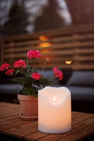 Flamme Grand LED Blockljus 20 cm - vit - Trädgård & spabad - Utemiljö - Altan & terrass - Altanbelysning