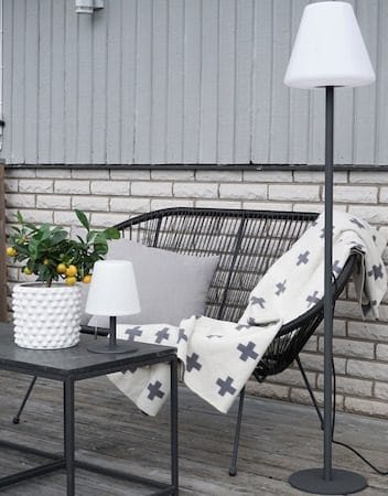 Kreta Bordslampa 16 cm - vit och svart - Trädgård & spabad - Utemiljö - Altan & terrass - Altanbelysning