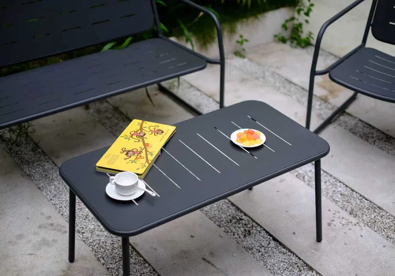 Loungegrupp i stål | Svart loungeset med bord, stol och bänk | Isac - Trädgård & spabad - Utemiljö - Altan & terrass - Altanmöbler