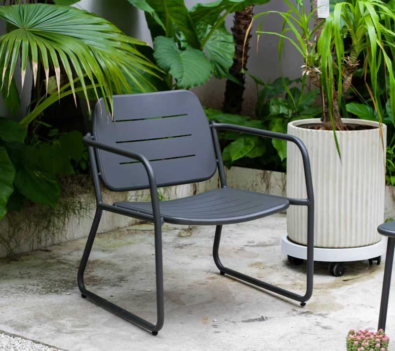 Loungegrupp i stål | Svart loungeset med bord, stol och bänk | Isac - Trädgård & spabad - Utemiljö - Altan & terrass - Altanmöbler