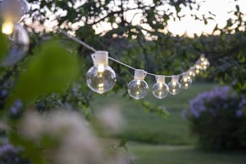 Partaj Ljusslinga - transparent med vit kabel - Trädgård & spabad - Utemiljö - Altan & terrass - Altanbelysning